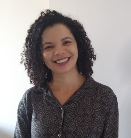 Elizangela Justino de Oliveira
