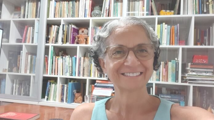 Denise de Souza Elias